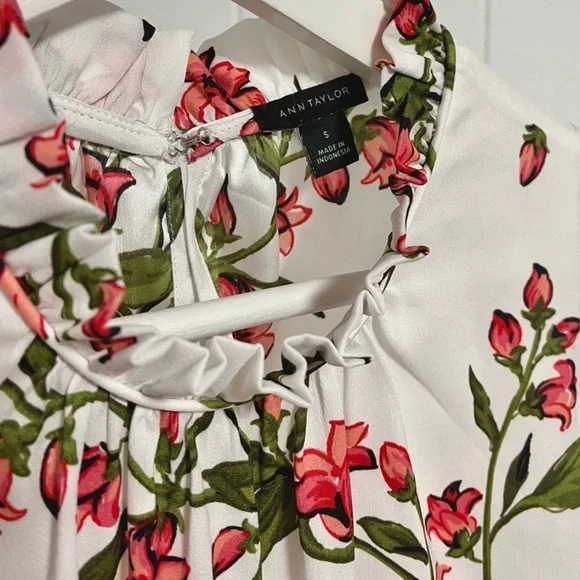 Ann Taylor Floral High Neck Top - Picture 4 of 7